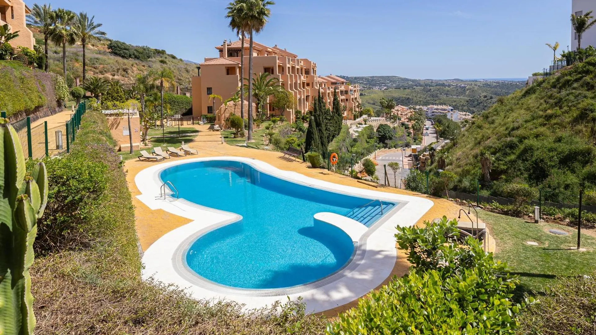 Calanova Golf Apartment contacts